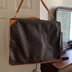 Louis Vuitton Monogram Garmet Bag